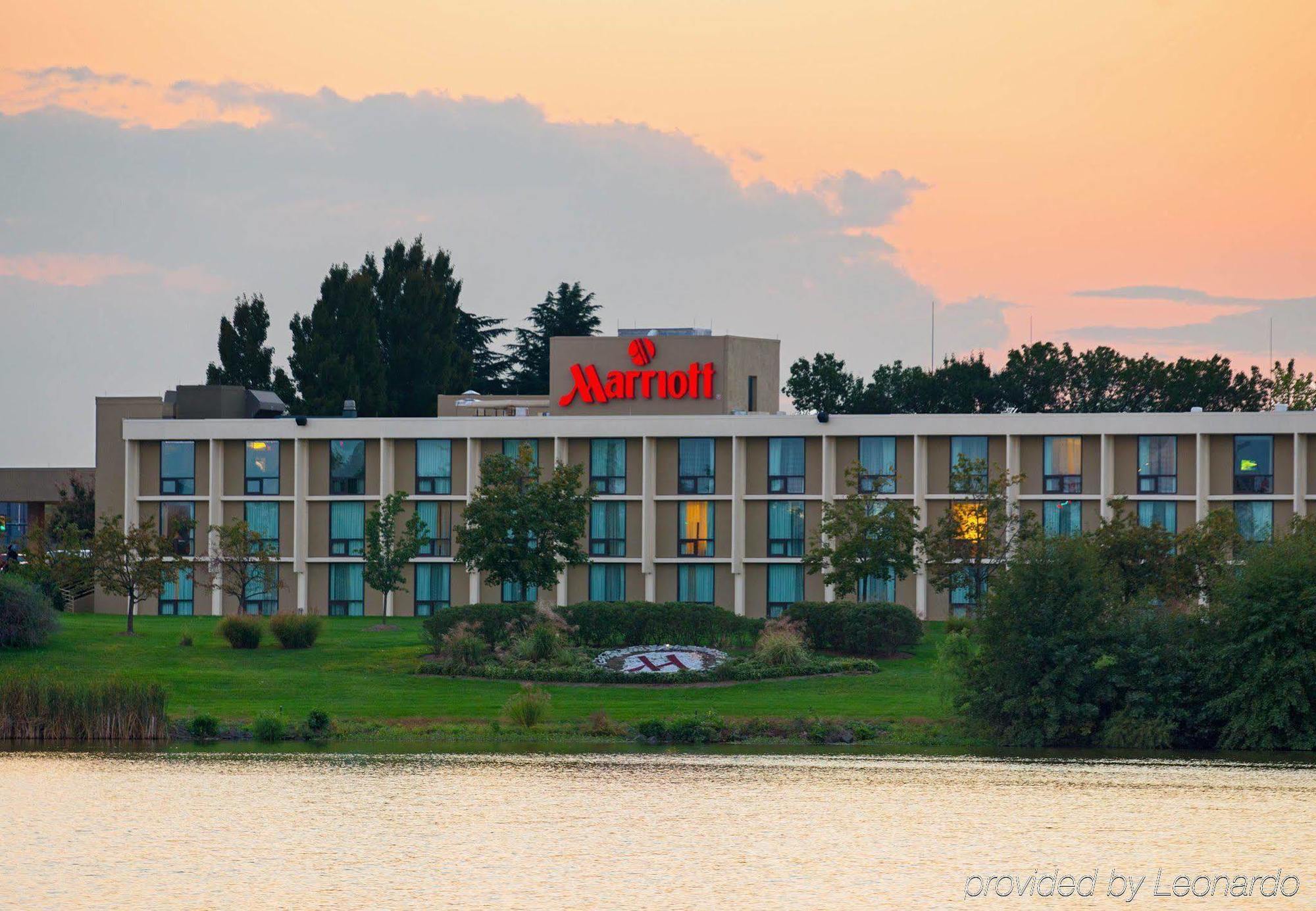 Washington Dulles Airport Marriott Hotel 3*