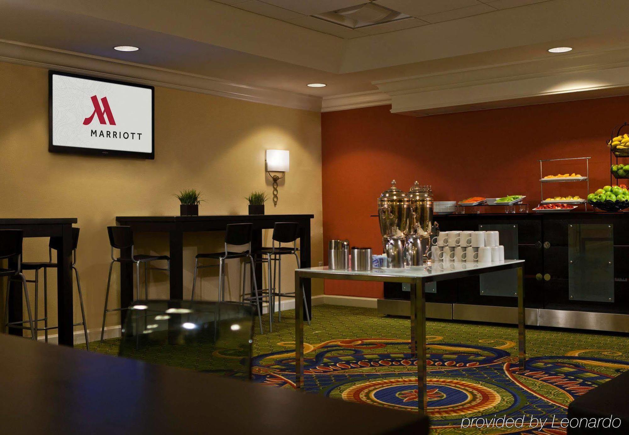 Washington Dulles Airport Marriott Hotel 3*